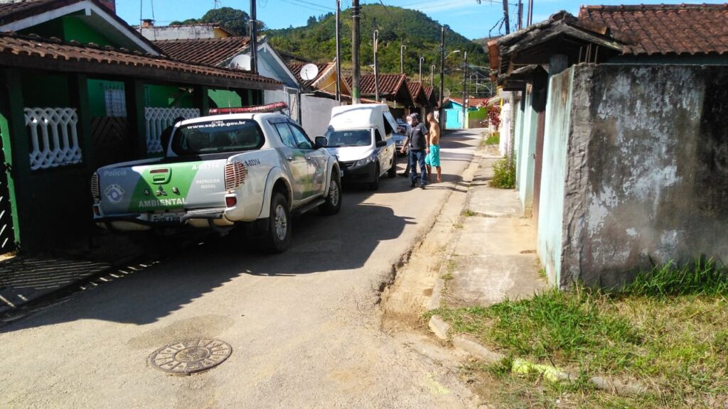 Policiais ambientais foram à casa após denúncia (Foto: Divulgação/PA)