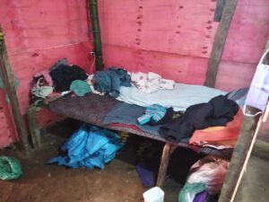 A Polícia Ambiental encontrou o barraco construído dentro do PESMAR - Imagem: PMA