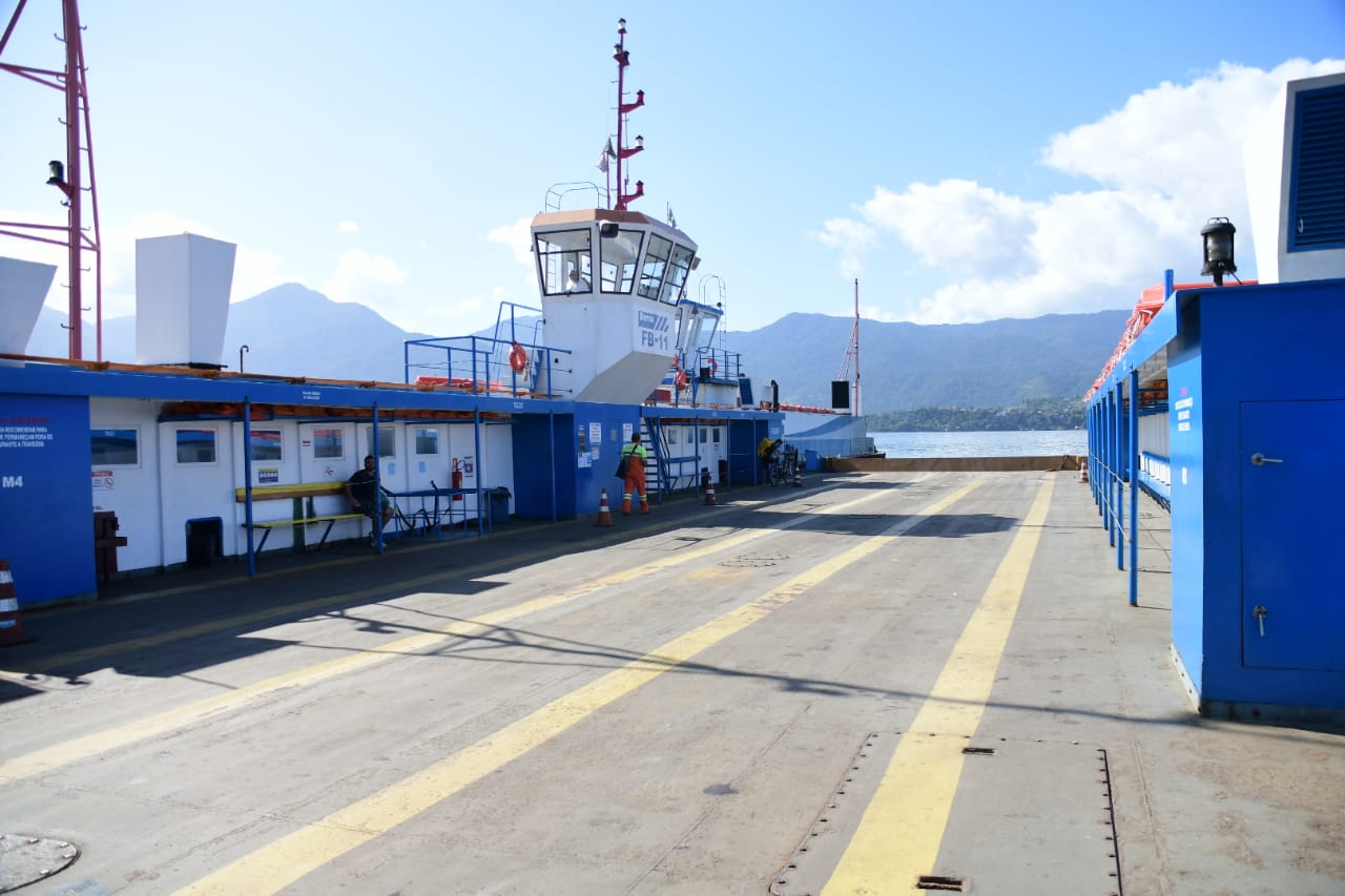 Balsa é o principal meio de transporte para o arquipélago