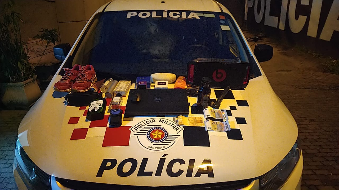 O saldo da noite foi mais de 500 porções de drogas apreendidas e objetos recuperados (Imagem: Polícia Civil)