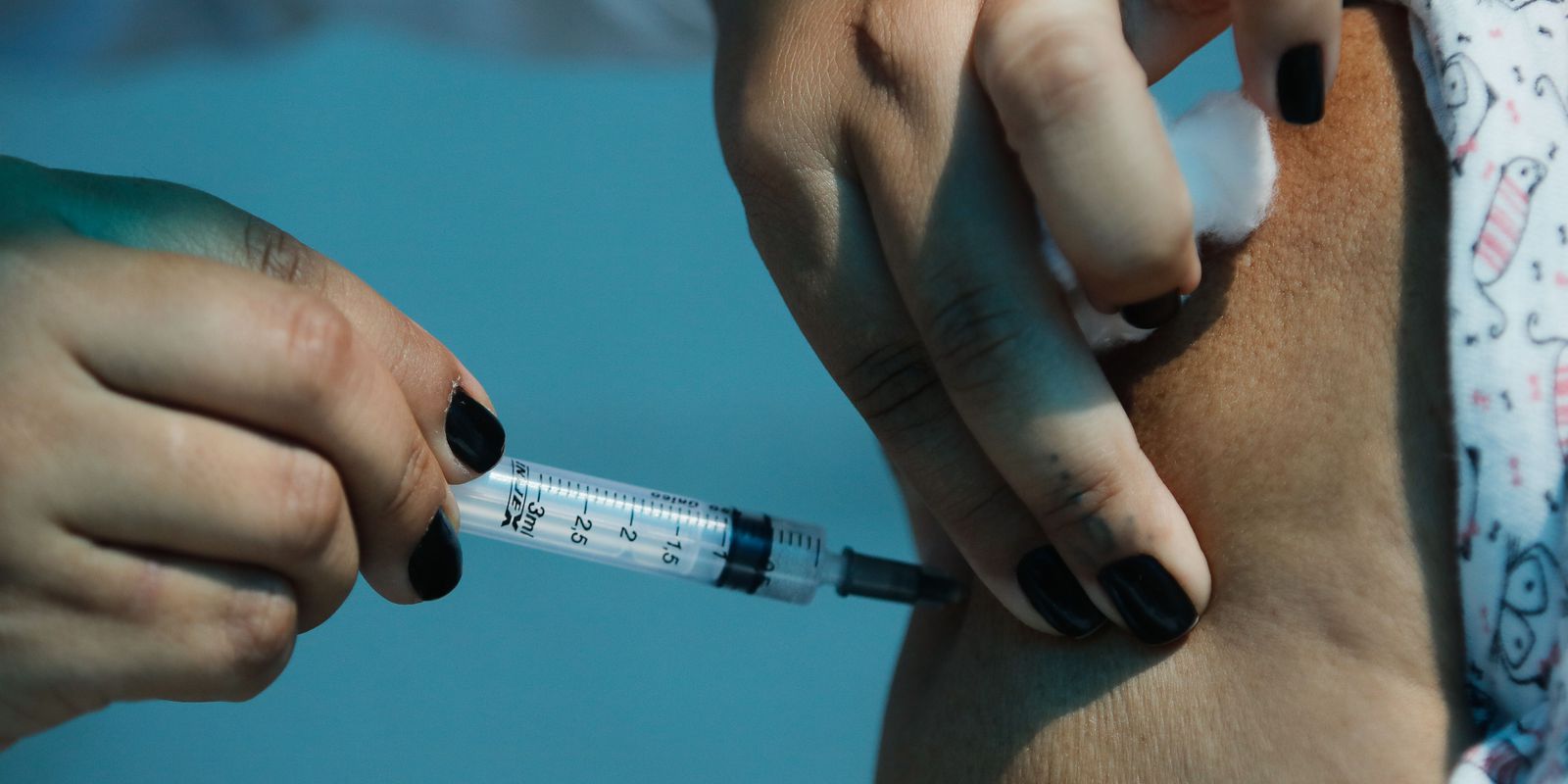 Prefeito quer comprar vacinas para imunizar logo a população local (Foto: Divulgação/PMI)