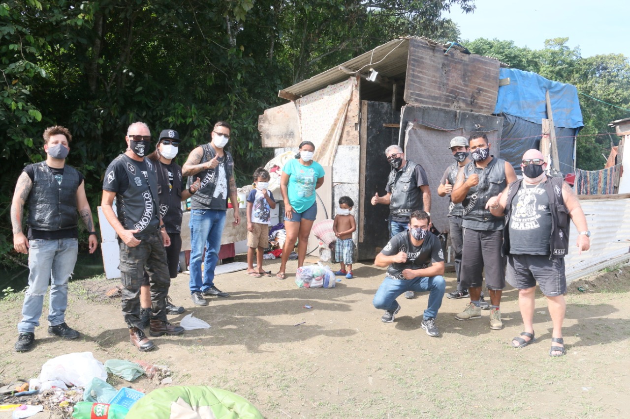 Integrantes do motoclube em ação (Foto: Divulgação)