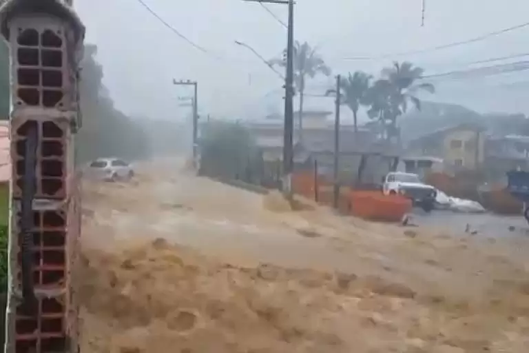 defes civil enchente ilhabela