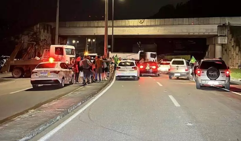 bolsonaristas delirantes