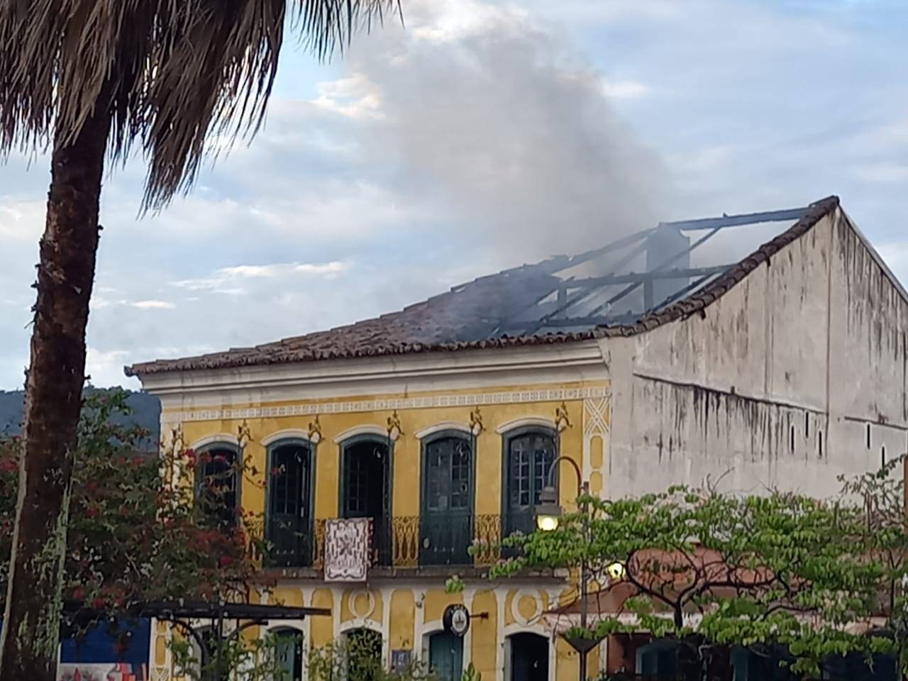 incêndio casarão colonial são sebastião